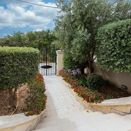 Lux With Amazing Bbq, Pool Area & Wifi By 360 Estates Is-Swieqi